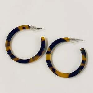 Tortoise Shell Hoop Acrylic Earrings